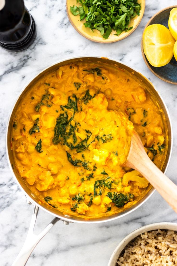 Curry Vegano de Couve-flor e Ervilhas: Rápido, Fácil e Delicioso