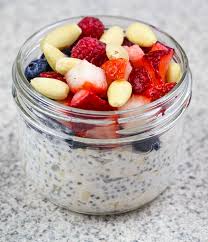 Overnight Oats com Morango e Chia